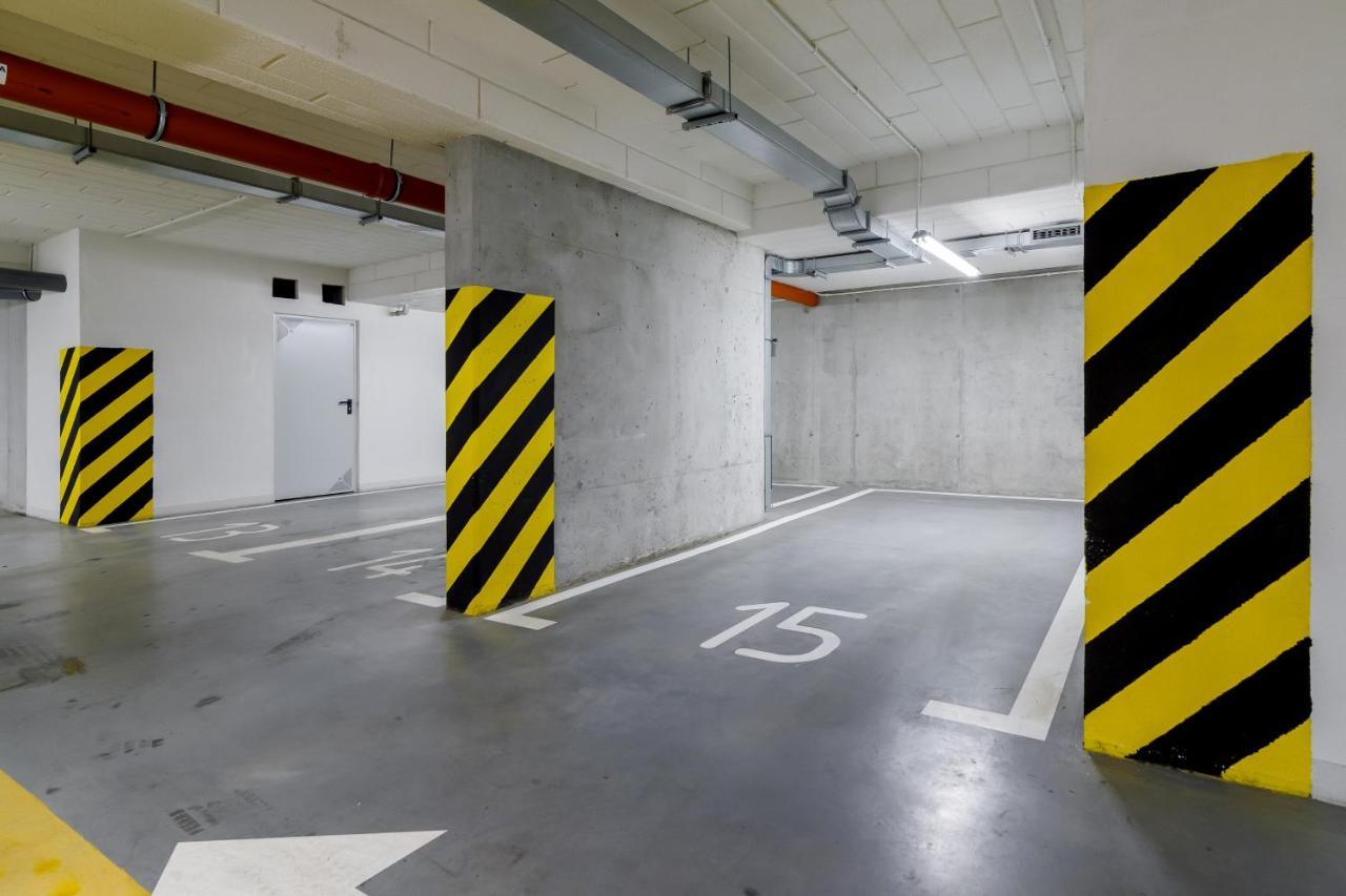 Lema Near Tauron Arena By Renters Prestige Krakau