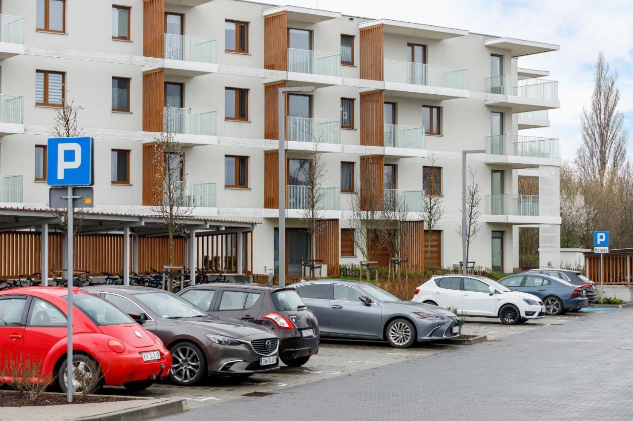 Lema Near Tauron Arena By Renters Prestige Apartment *